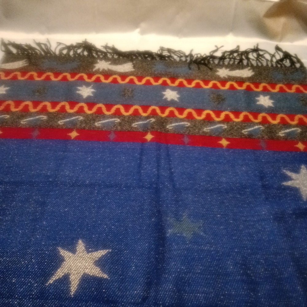 Shawl - Picture 4 of 9